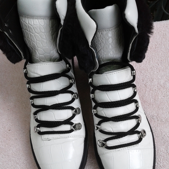 Nice pair of Sigerson Morrison White Macre Boots - Picture 1 of 7